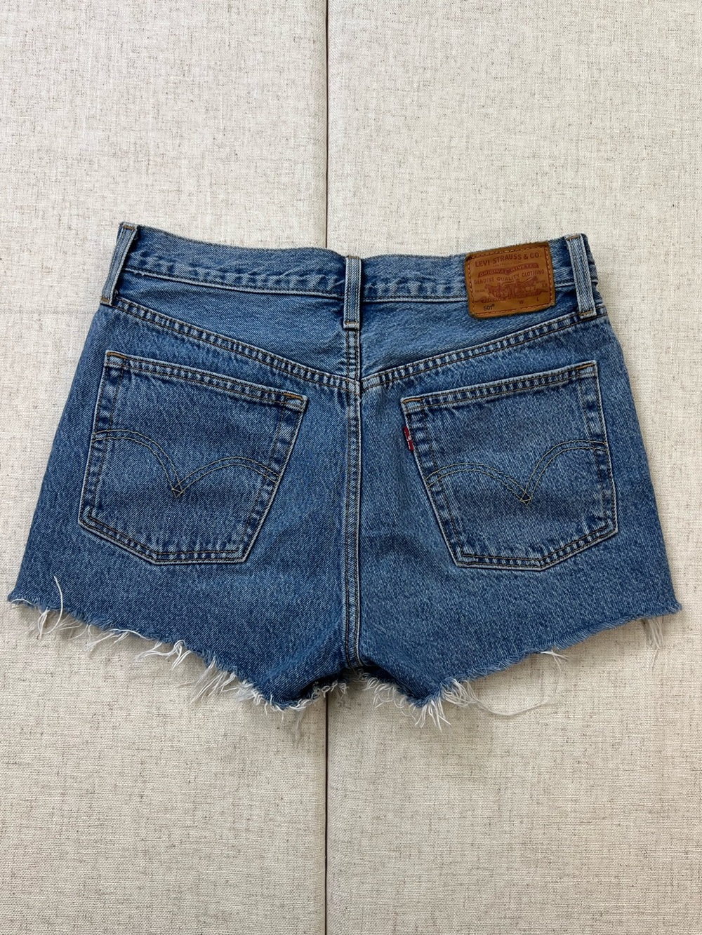 Levi's Medium Blue Denim Frayed Hem Cutoff Shorts 100% cotton XS